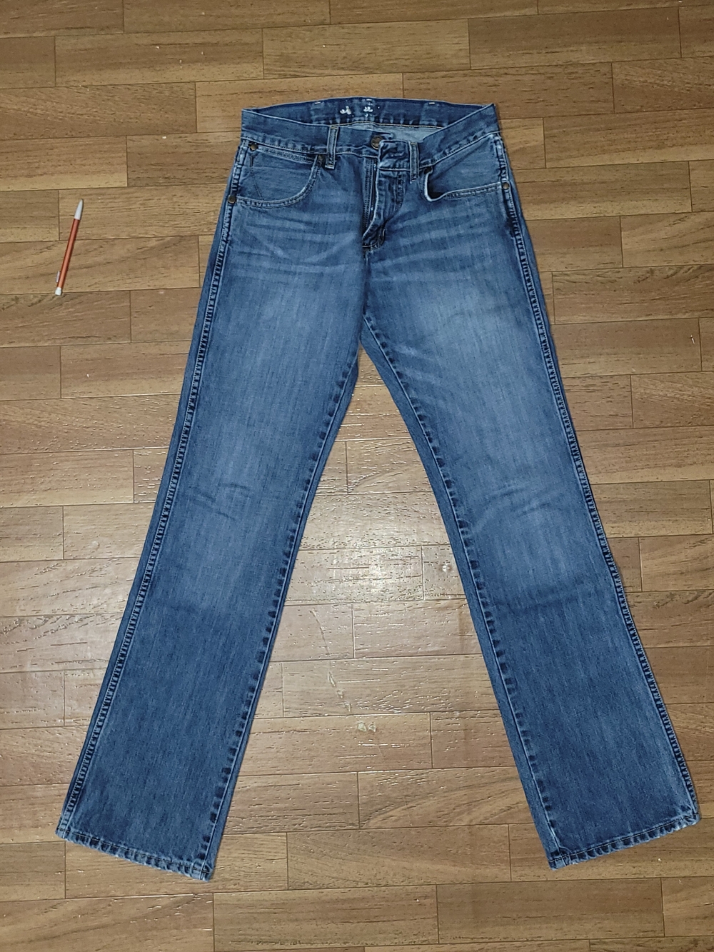 Wrangler Men's Medium Blue Bootcut Jeans 29x34